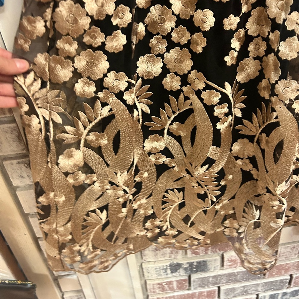 Linea Ladies size 1xp Embroidered Skirt Black Gold - Picture 3 of 9